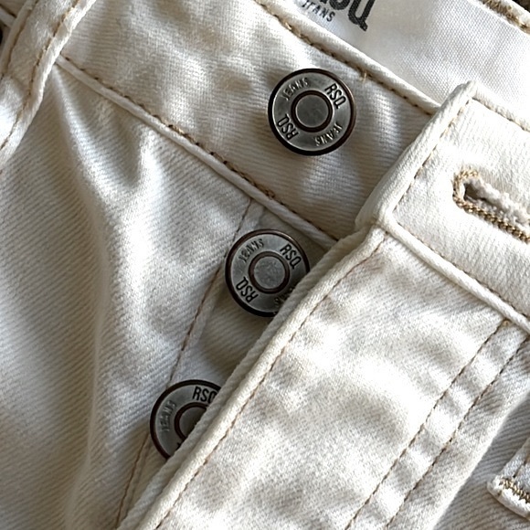 RSQ White Shorts 25 - Picture 5 of 9